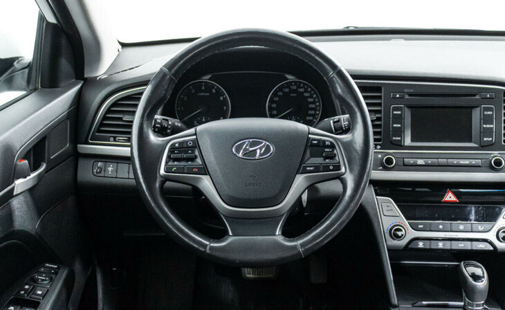 Hyundai Elantra - Фото 7