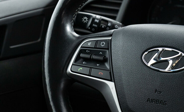 Hyundai Elantra - Фото 8