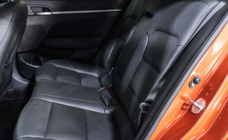 Hyundai Elantra - Фото 13