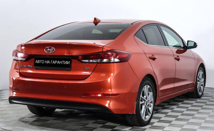 Hyundai Elantra - Фото 2