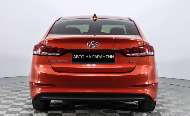 Hyundai Elantra - Фото 3