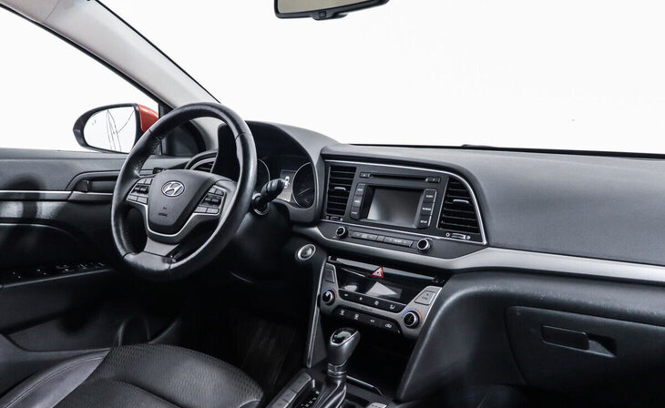Hyundai Elantra - Фото 4