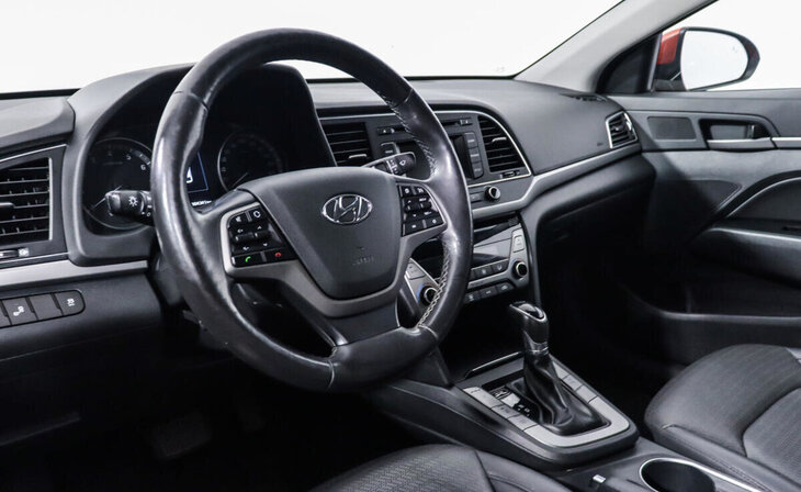 Hyundai Elantra - Фото 6