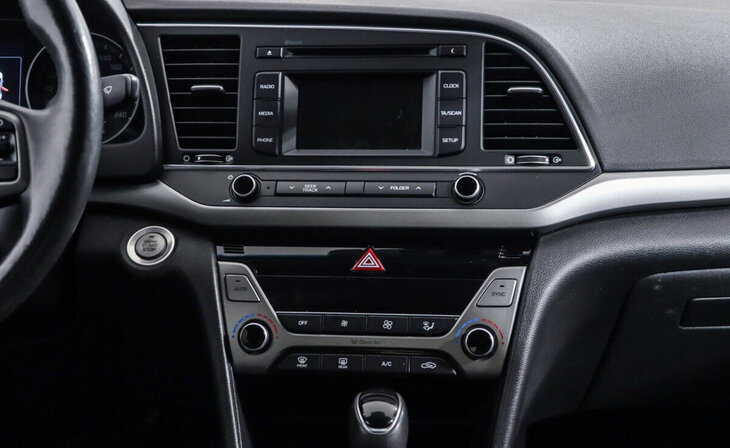 Hyundai Elantra - Фото 7