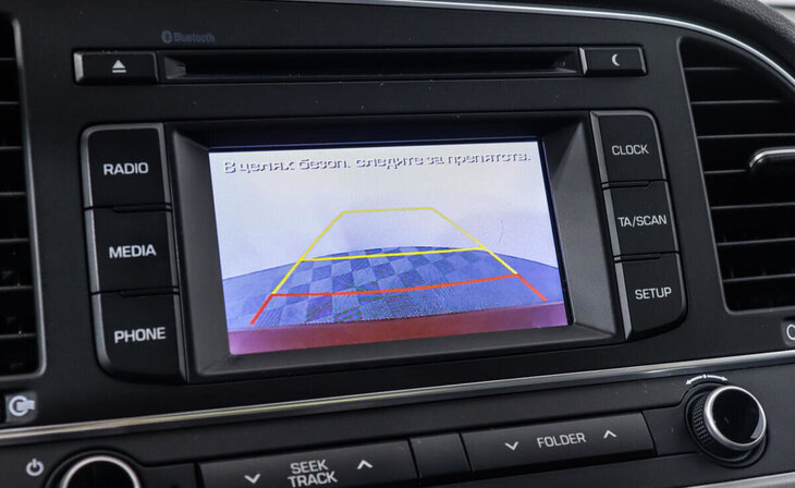 Hyundai Elantra - Фото 8