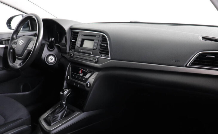 Hyundai Elantra - Фото 5