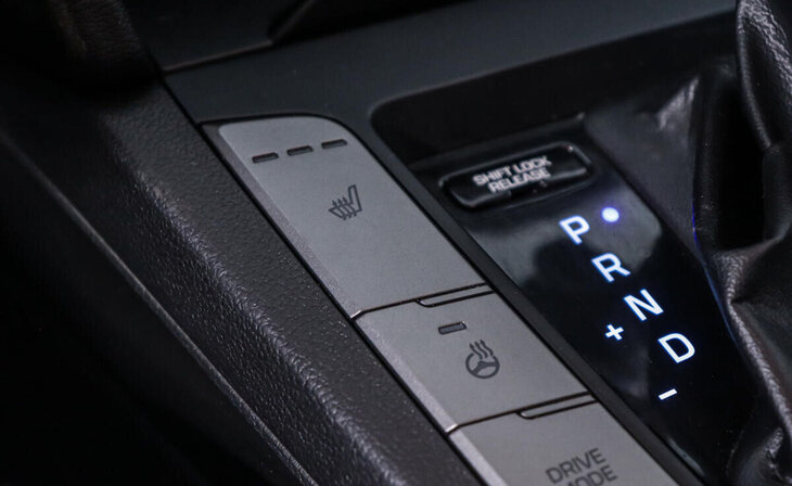 Hyundai Elantra - Фото 9