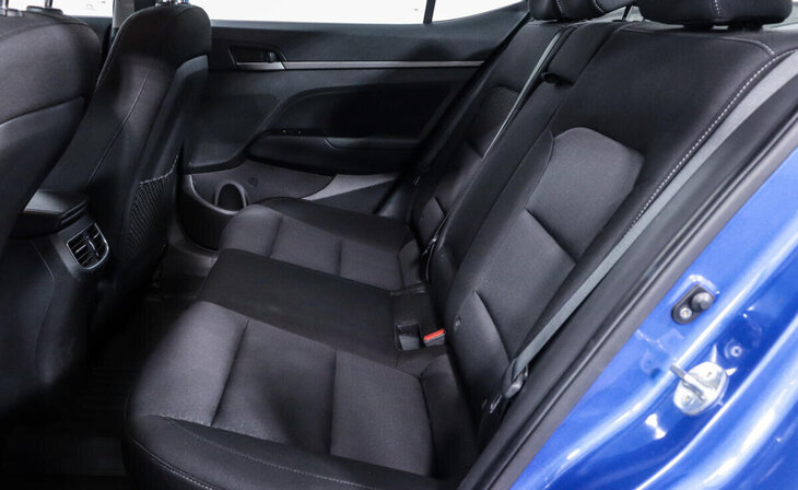 Hyundai Elantra - Фото 10