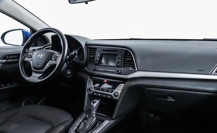 Hyundai Elantra - Фото 4