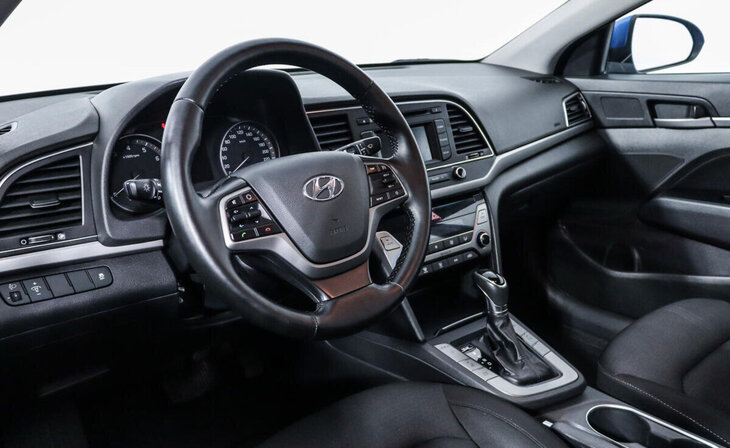 Hyundai Elantra - Фото 5