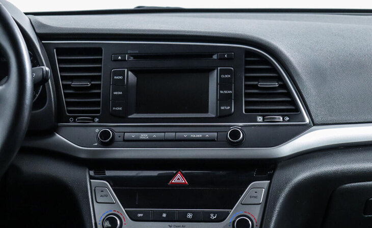 Hyundai Elantra - Фото 7