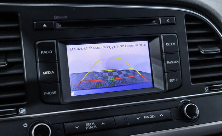 Hyundai Elantra - Фото 8