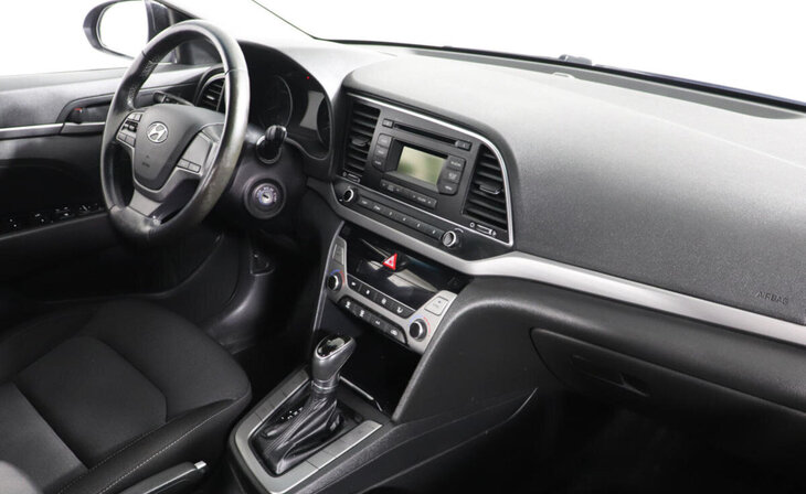 Hyundai Elantra - Фото 4