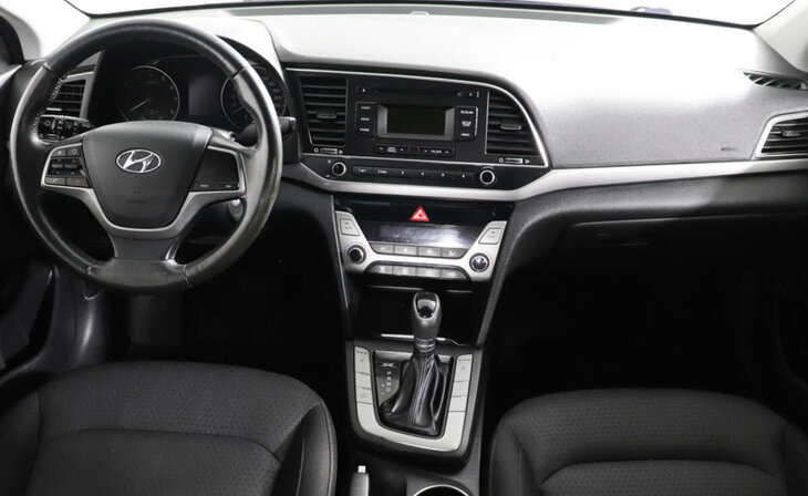 Hyundai Elantra - Фото 5