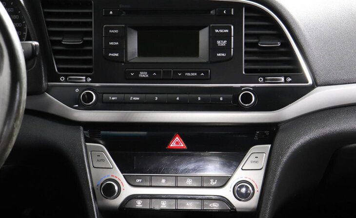 Hyundai Elantra - Фото 7