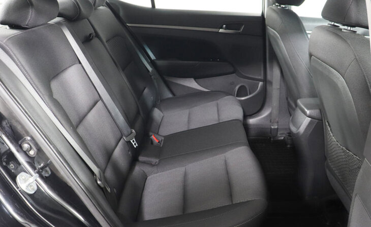 Hyundai Elantra - Фото 8