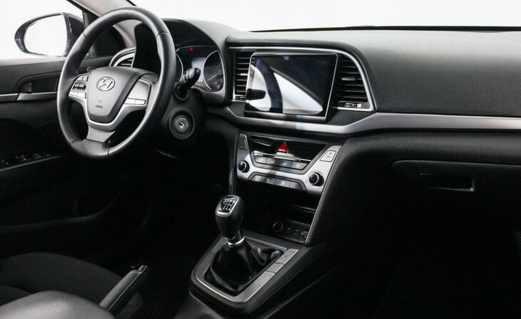Hyundai Elantra - Фото 4