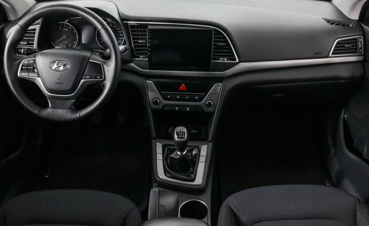 Hyundai Elantra - Фото 5