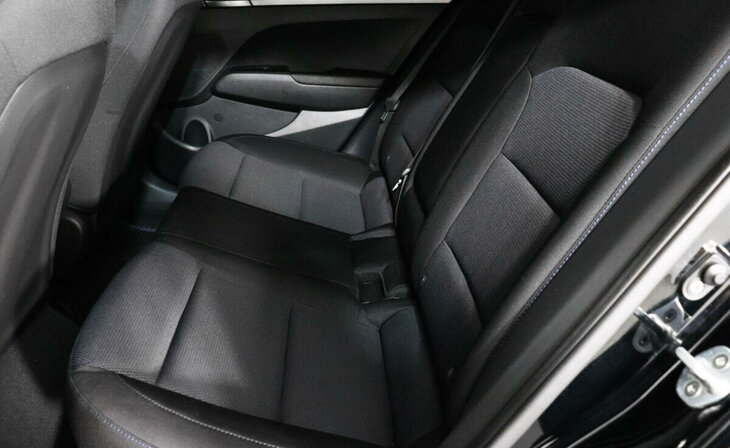 Hyundai Elantra - Фото 7