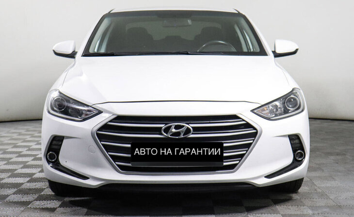 Hyundai Elantra - Фото 1