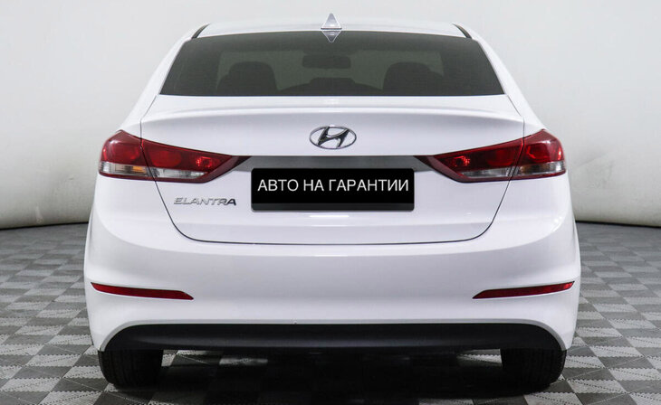 Hyundai Elantra - Фото 3