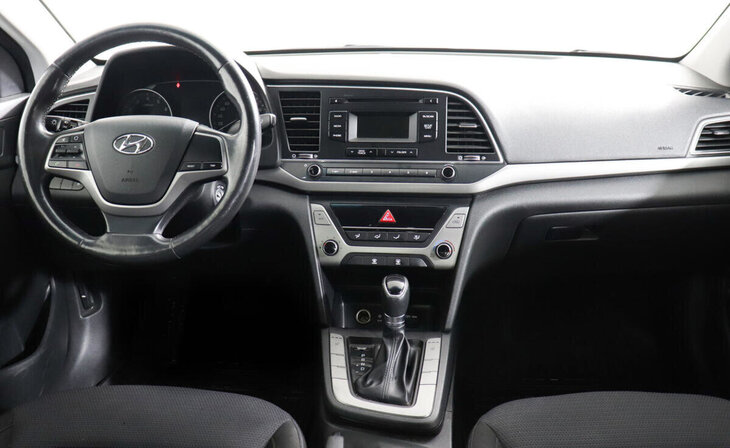 Hyundai Elantra - Фото 5