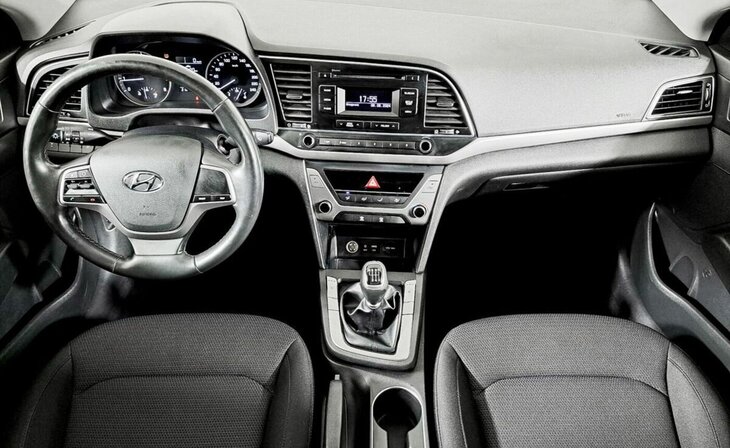 Hyundai Elantra - Фото 9