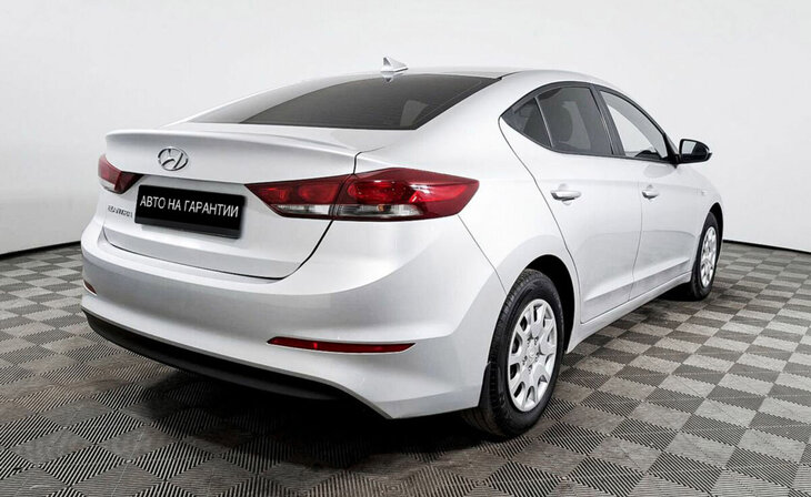 Hyundai Elantra - Фото 2