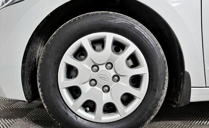 Hyundai Elantra - Фото 6