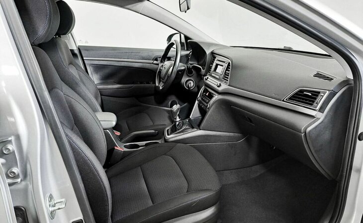 Hyundai Elantra - Фото 8