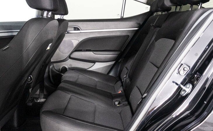 Hyundai Elantra - Фото 11