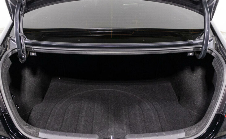 Hyundai Elantra - Фото 12