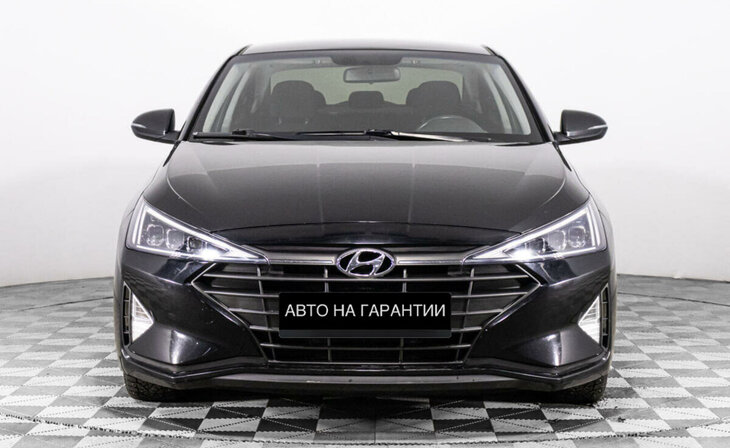 Hyundai Elantra - Фото 1