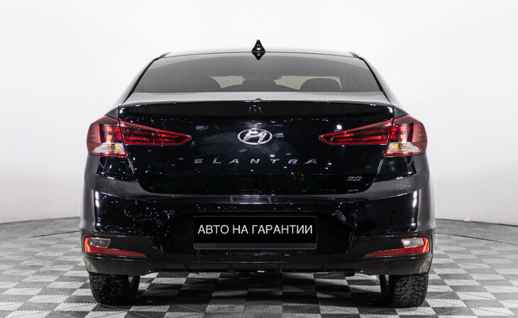 Hyundai Elantra - Фото 3