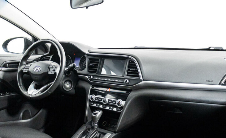 Hyundai Elantra - Фото 4