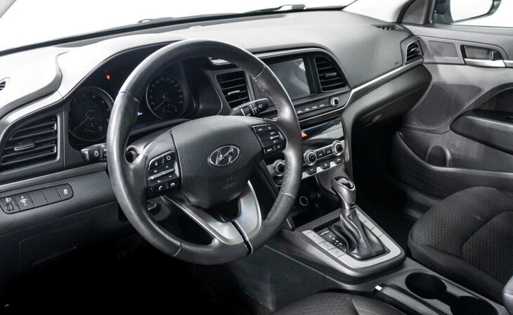 Hyundai Elantra - Фото 6