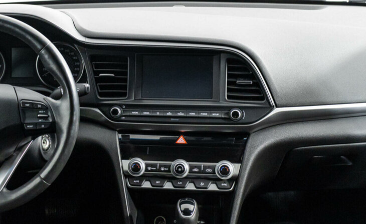 Hyundai Elantra - Фото 7