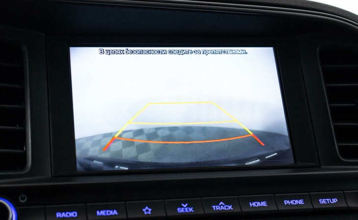 Hyundai Elantra - Фото 8