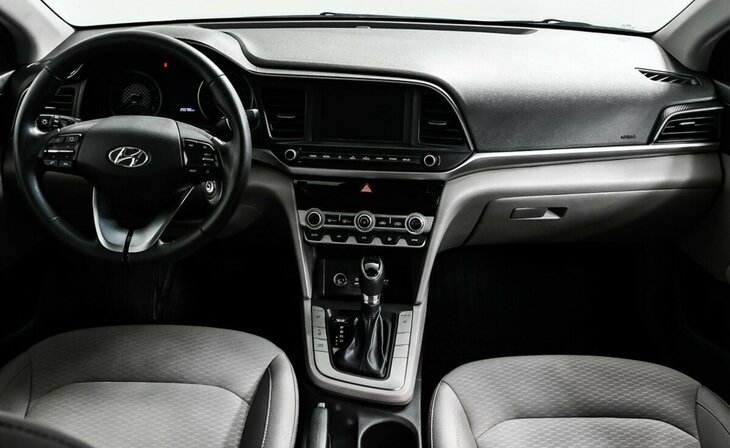 Hyundai Elantra - Фото 9