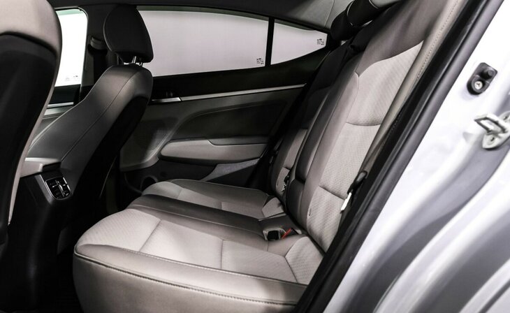 Hyundai Elantra - Фото 12