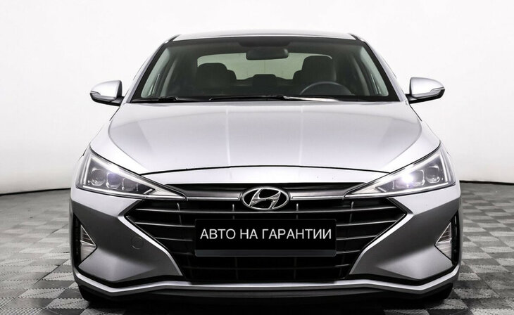 Hyundai Elantra - Фото 1