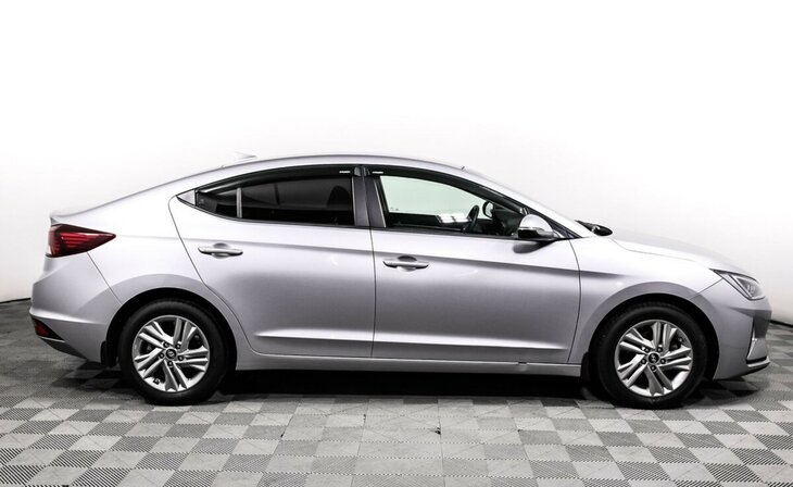 Hyundai Elantra - Фото 3