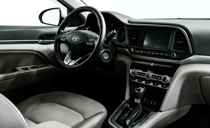 Hyundai Elantra - Фото 7