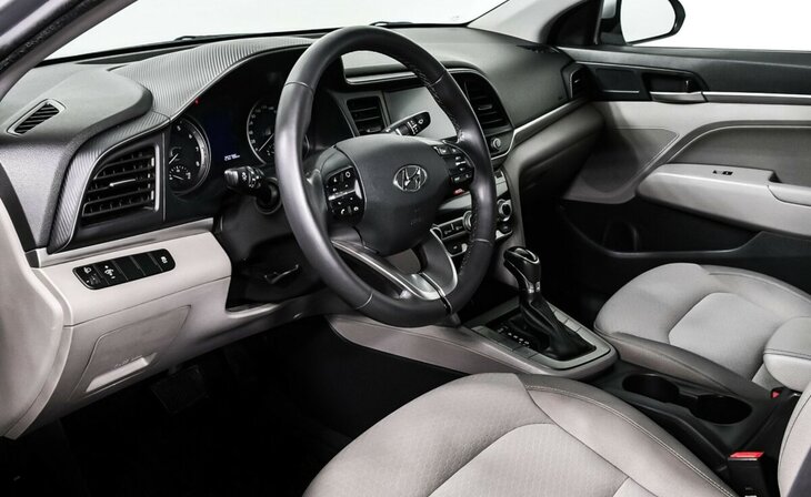 Hyundai Elantra - Фото 8