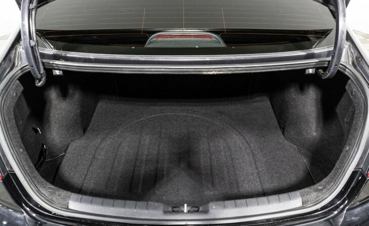 Hyundai Elantra - Фото 11