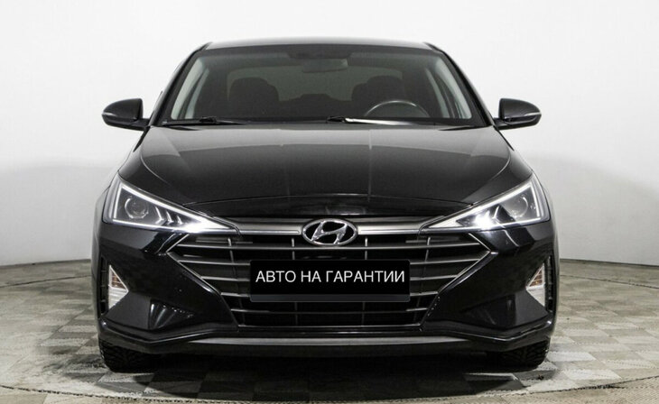 Hyundai Elantra - Фото 1