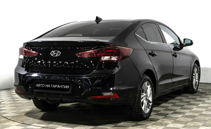 Hyundai Elantra - Фото 2