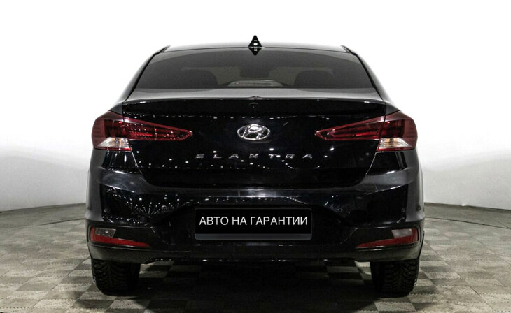 Hyundai Elantra - Фото 3