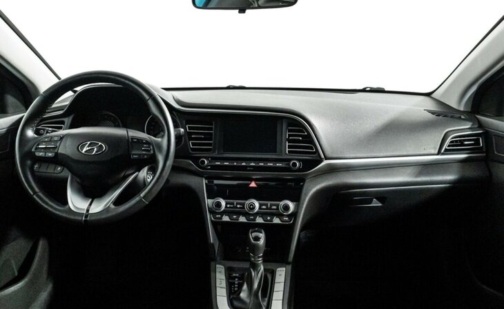 Hyundai Elantra - Фото 5