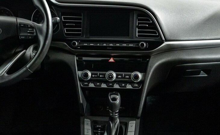 Hyundai Elantra - Фото 7